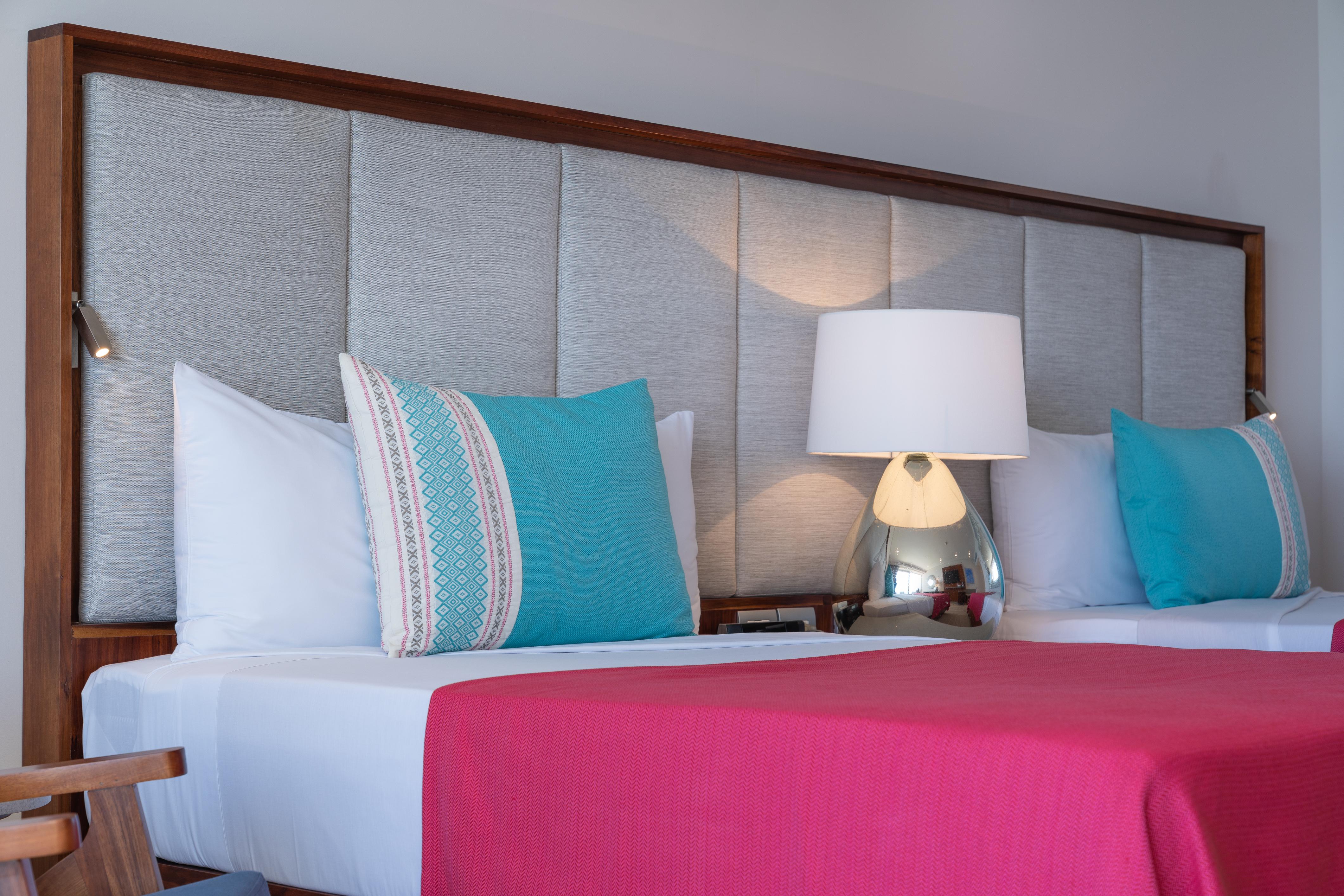 Grand Park Royal Πουέρτο Βαγιάρτα Εξωτερικό φωτογραφία A bed with a headboard