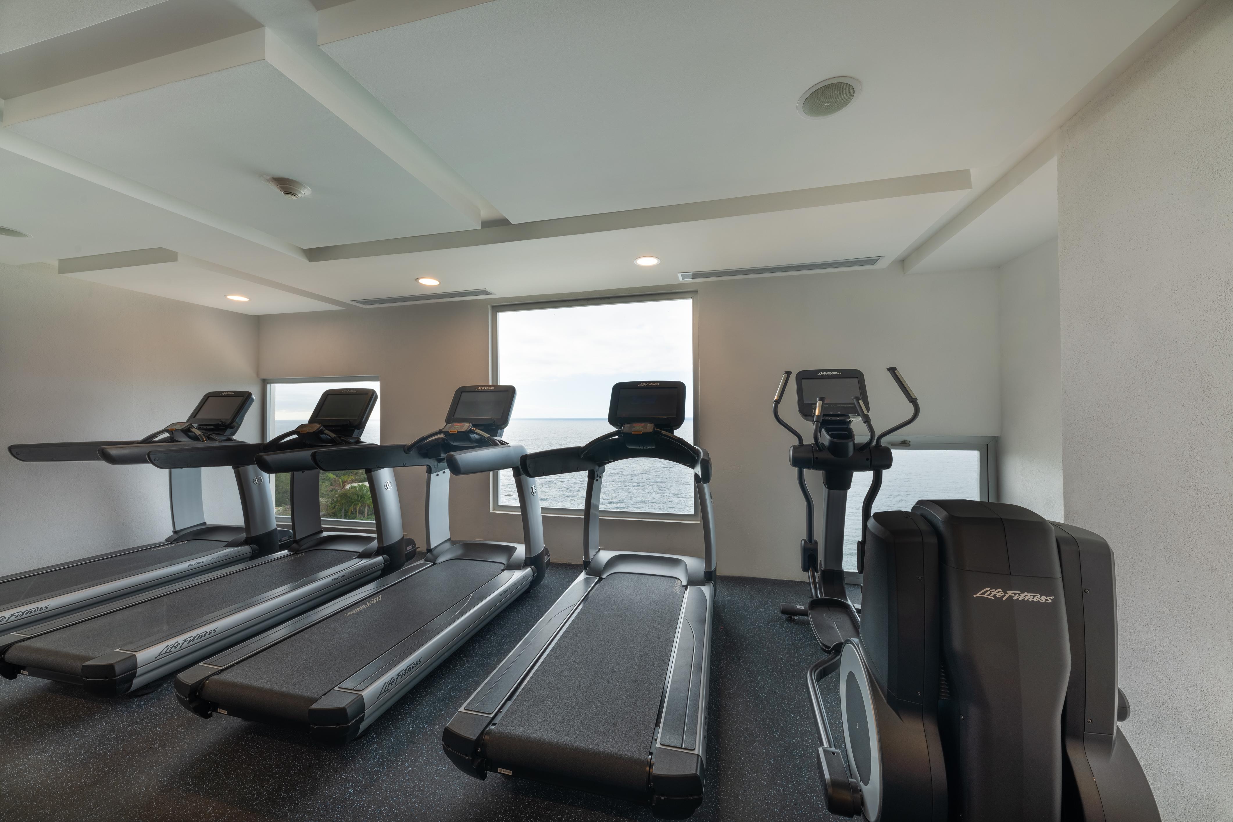 Grand Park Royal Πουέρτο Βαγιάρτα Εξωτερικό φωτογραφία The gym at the hotel