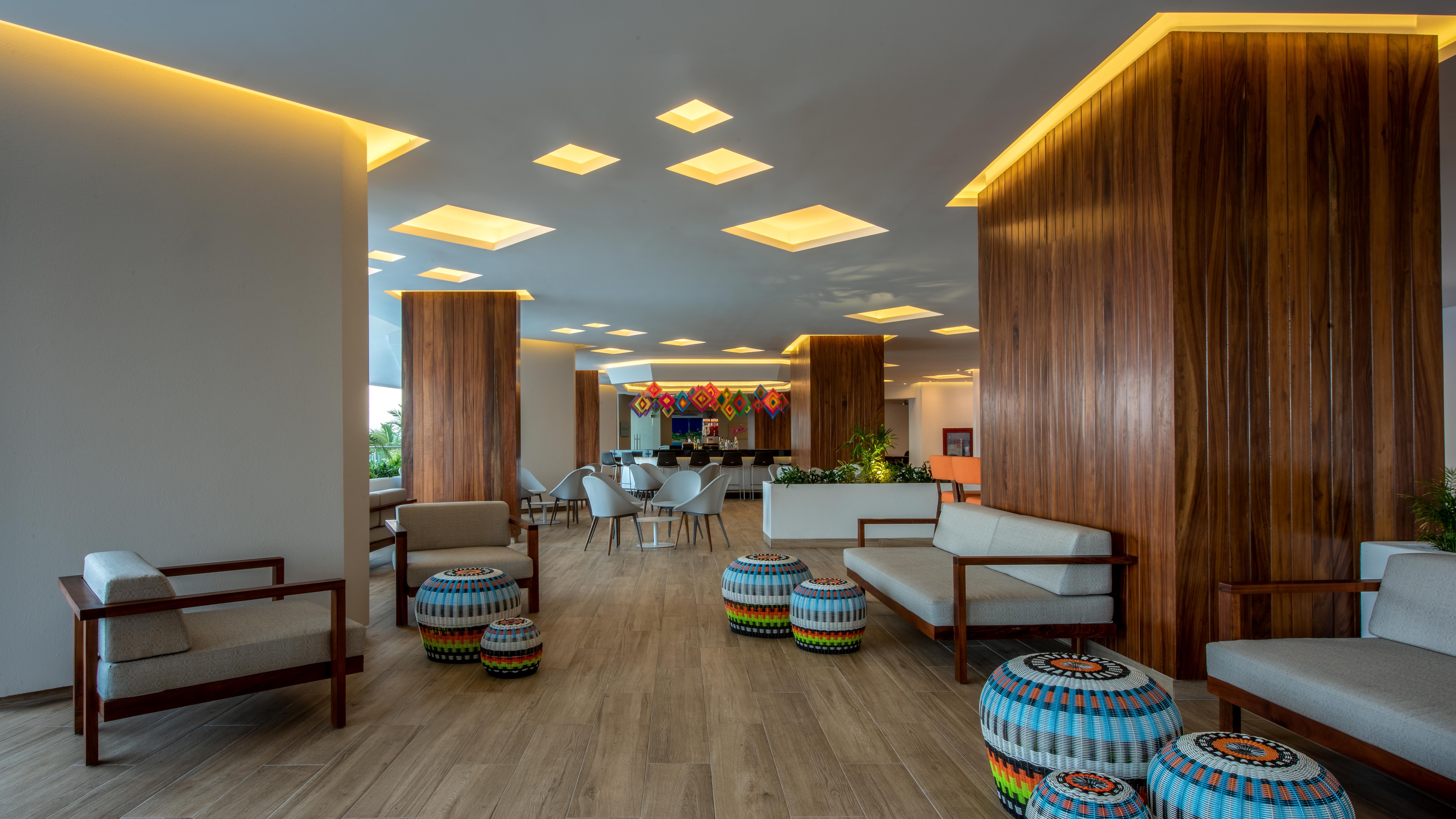 Grand Park Royal Πουέρτο Βαγιάρτα Εξωτερικό φωτογραφία The lounge at the airport.